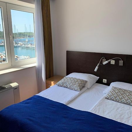 Apartment Aci Marina เซรส ภายนอก รูปภาพ