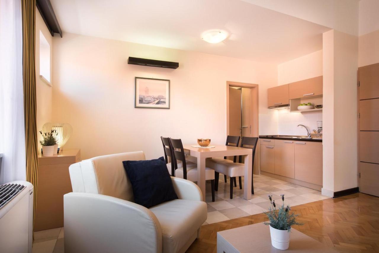 Apartment Aci Marina เซรส ภายนอก รูปภาพ