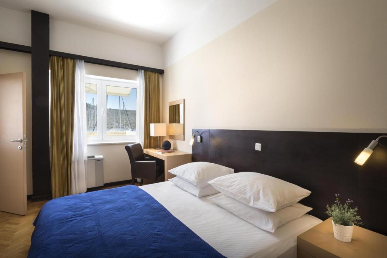 Apartment Aci Marina เซรส ภายนอก รูปภาพ