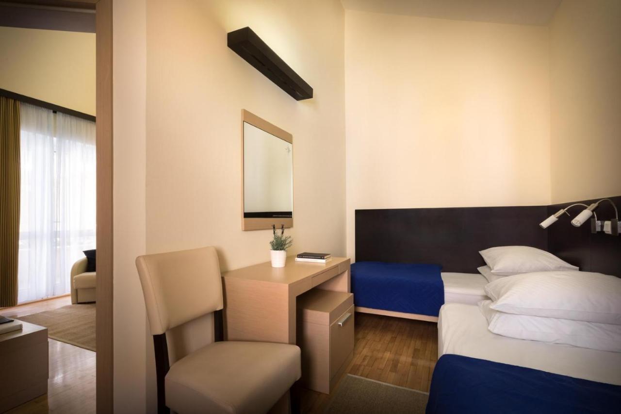 Apartment Aci Marina เซรส ภายนอก รูปภาพ