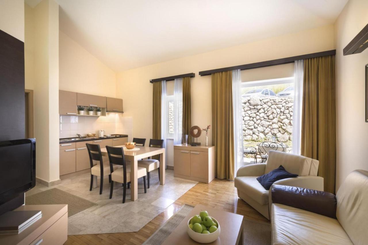 Apartment Aci Marina เซรส ภายนอก รูปภาพ